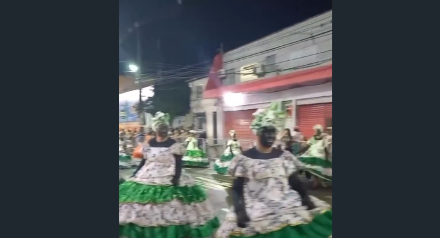 Desfile de Maracatus colore Avenida Domingos Olímpio no primeiro dia de Carnaval em Fortaleza