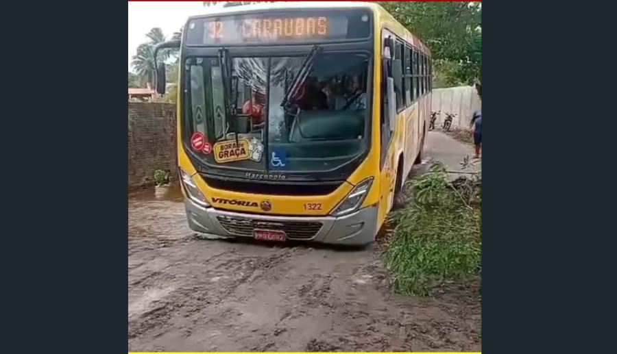 Moradores da Pirapora enfrentam dificuldades na via de acesso à comunidade em Caucaia