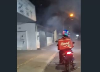 Motociclistas fazem manifestação contra homem suspeito de agredir entregadora em Goiânia
