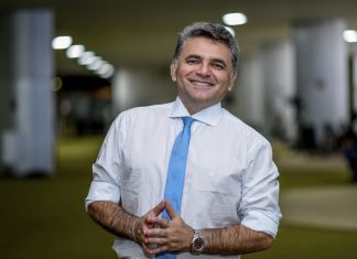 Deuzinho Filho reafirma liderança de Naumi Amorim e admite possibilidade de candidatura
