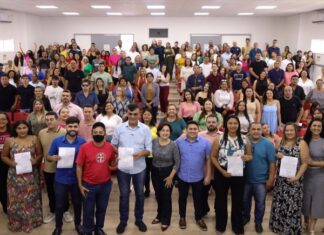 Em meio à crise na educação, Prefeitura de Caucaia dá posse a 87 novos profissionais da rede municipal