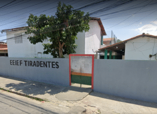 FALTA DE PROFESSORES PREJUDICA ALUNOS DO 8º ANO NA ESCOLA TIRADENTES, EM CAUCAIA