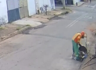 Varredor da Comurg é flagrado despejando lixo em frente a residência em Goiânia; moradores denunciam descaso