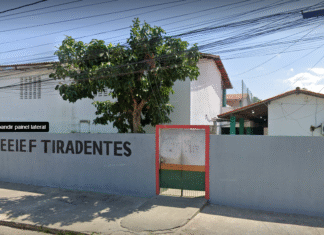 Pais denunciam falta de professores na Escola Tiradentes, no Parque Potira, em Caucaia