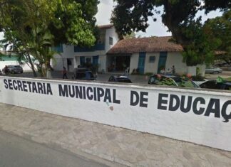 Energia solar ou educação básica? Com escolas sucateadas e fardamento atrasado, Prefeitura de Caucaia deverá investir R$ 7,4 milhões em placas fotovoltaicas