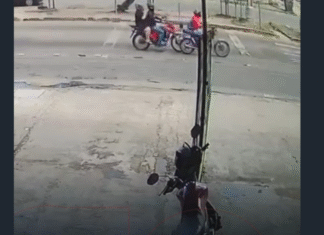 Motociclista por aplicativo fica ferido em colisão no Mondubim; câmeras registram o acidente; Veja vídeo