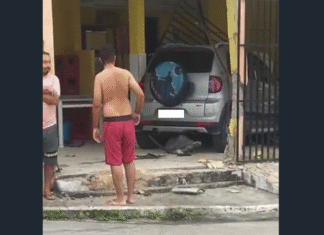 Urgente: Carro desgovernado invade lanchonete no bairro Araturi, em Caucaia