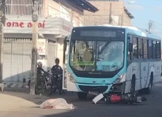 Motociclista morre após avançar preferencial e ser atropelado por ônibus no Bom Jardim, em Fortaleza