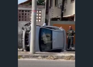 Veículo capota na Avenida Central, no Icaraí, e causa preocupação entre moradores