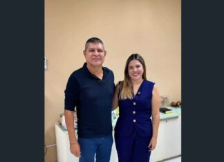 Presidente da Câmara de Caucaia, Dr. Tanilo, visita a filha Priscila Meneses, prefeita em exercício, e destaca trajetória política da vice-prefeita