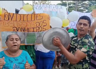 Pais de alunos protestam contra abandono da Escola Adriano Martins no Pacheco e cobram ação da Prefeitura de Caucaia
