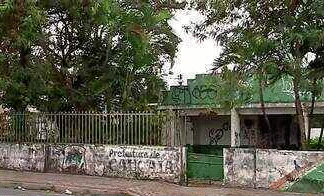 Prédios públicos abandonados em Caucaia contrastam com altos gastos em aluguéis de imóveis