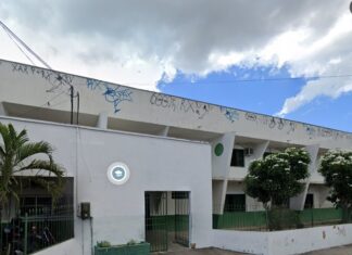 Com reforma na escola Antônio Albuquerque, alunos do Parque Potira voltam às aulas remotas e pais denunciam prejuízo na aprendizagem