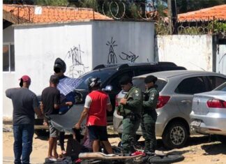 Acidente na Tabuba deixa motociclista ferido e passageira com lesão na perna