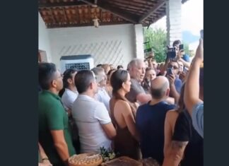 Ciro Gomes Faz Críticas Pesadas a Políticos Cearenses Durante Aniversário de Roberto Cláudio