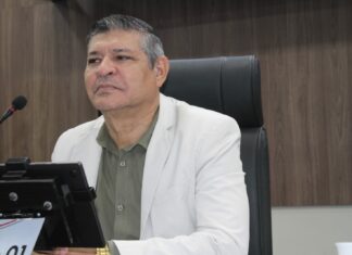 Presidente da Câmara de Caucaia, Dr. Tanilo Meneses, apresenta requerimento para limpeza da Lagoa do Itambé