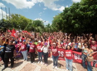 Servidores de Caucaia aprovam paralisação e prometem ato na Praça da Matriz