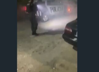 Viatura da PMCE pega fogo durante perseguição a dupla em motocicleta em Fortaleza