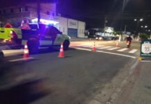 AMT intensifica renovação da sinalização na Avenida São Vicente de Paula, no Araturi, e instala nova faixa de pedestres