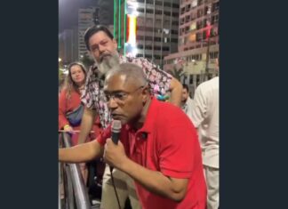 “Sem anistia para golpistas”, diz Waldemir Catanho durante ato em Fortaleza
