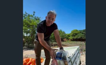 Vereador Mersinho realiza entrega de cestas básicas arrecadadas durante show beneficente em Caucaia