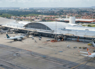 Confusão entre motoristas de aplicativo e taxistas gera tumulto no Aeroporto de Fortaleza