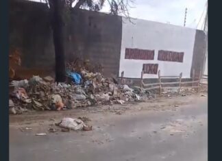 Acúmulo de lixo ao lado de posto de saúde revolta moradores do Itambé 2, em Caucaia