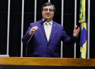 Deputado Danilo Forte anuncia desfiliação do União Brasil após impasse sobre candidatura ao TCU