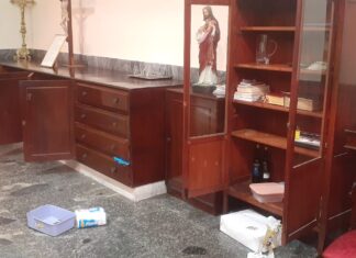 Catedral de Fortaleza é invadida e tem vitral histórico destruído durante a madrugada