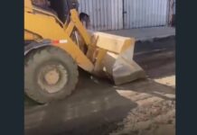 Moradores denunciam alagamentos após intervenção com máquina na Rua Padre Cícero, em Caucaia