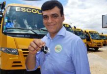 Sem Selo Ouro, educação de Caucaia volta a ser alvo de denúncias; mãe relata falta de transporte escolar no litoral