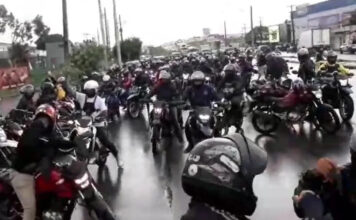 Motoristas e motociclistas por aplicativo protestam em Fortaleza contra o PL 152