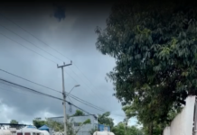 Rua Duarte Coelho, no Itamaraty, acumula buracos e revolta moradores em Fortaleza