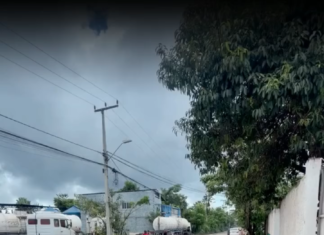 Rua Duarte Coelho, no Itamaraty, acumula buracos e revolta moradores em Fortaleza