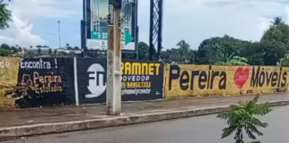 Cratera em avenida movimentada de Caucaia coloca motoristas em risco no Parque Albano