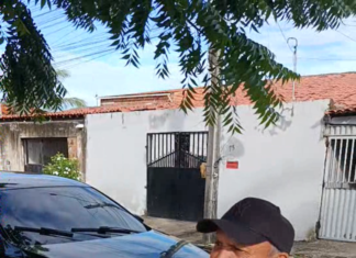 Após cobrança de defensores da gestão em grupos de WhatsApp sobre resultados das matérias, equipe retorna à Areninha do Poeirão e não encontra avanços