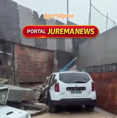 Chuva intensa provoca desabamento de obra e danos a veículos em Jericoacoara