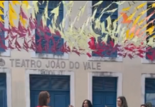 Trans de direita discute com grupo de trans de esquerda após aprovação de projeto sobre banheiros femininos