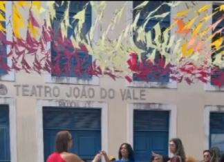 Trans de direita discute com grupo de trans de esquerda após aprovação de projeto sobre banheiros femininos