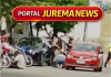 Motorista se ajoelha e implora para PM não apreender carro usado em transporte clandestino em Minas Gerais