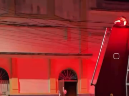 Incêndio destrói salão paroquial da Igreja Bom Jesus dos Aflitos, na Parangaba, em Fortaleza