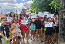 Famílias ocupam terreno no Pio Saraiva e cobram moradia popular da Prefeitura de Fortaleza