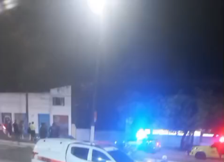 Jovem é atropelado em frente à faculdade e acidente causa congestionamento em Caucaia