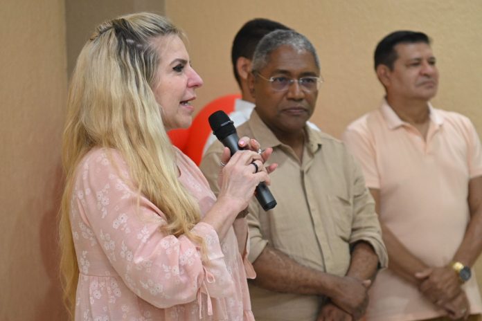Deputada Luizianne Lins anuncia afastamento temporário para realizar cirurgia