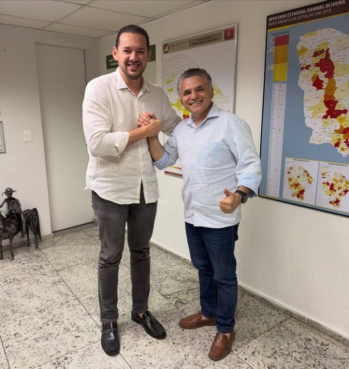 Secretário de Naumi, Deuzinho Filho declara apoio a Danniel Oliveira em vez da deputada estadual apoiada pela gestão
