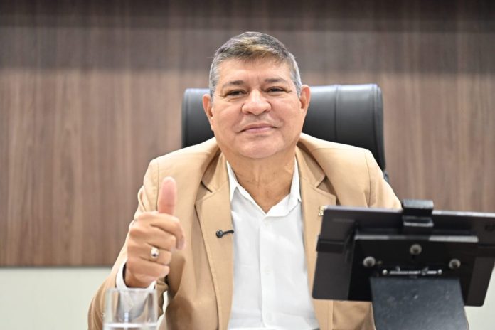 Vereador Dr. Tanilo solicita reformas em escolas e ginásio de bairros de Caucaia