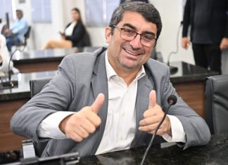 Vereador Silvio Nascimento solicita recuperação de estrada, iluminação e investimentos em escolas de Caucaia Vereador Silvio Nascimento solicita recuperação de estrada, iluminação e investimentos em escolas de Caucaia