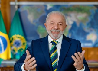 Governo Federal projeta salário mínimo de R$ 1.717 para 2027; reajuste previsto é de 5,92% Governo Federal projeta salário mínimo de R$ 1.717 para 2027; reajuste previsto é de 5,92%