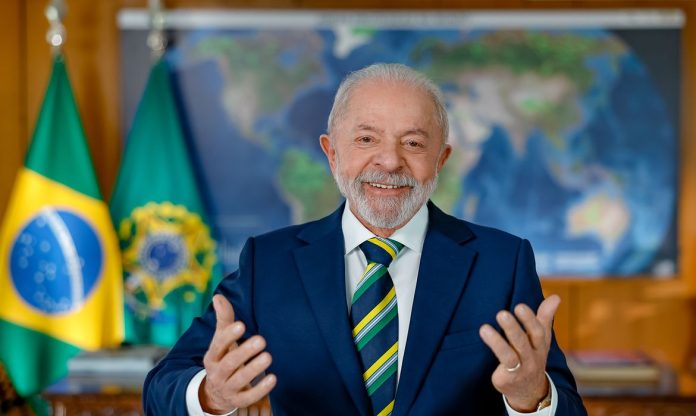 Governo Federal projeta salário mínimo de R$ 1.717 para 2027; reajuste previsto é de 5,92%