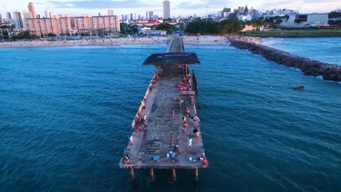 Prefeitura prevê gastar quase R$ 40 milhões na Ponte Metálica enquanto Fortaleza enfrenta desafios em áreas essenciais